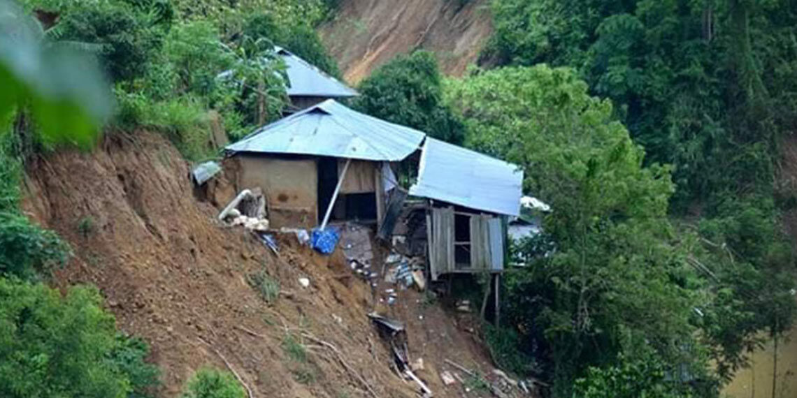 বৃষ্টি, ধস, পাহাড়