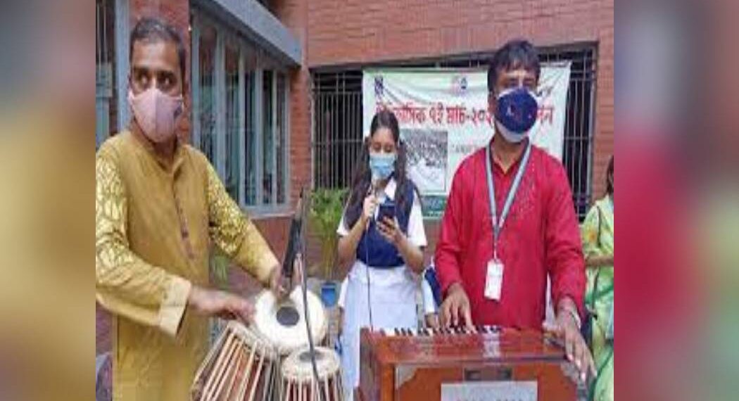 শিক্ষার্থীদের উৎফুল্ল রাখতে বিদ্যালয়ে নাচ-গানের আয়োজন