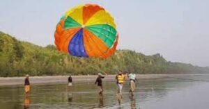 কক্সবাজারে, প্যারাসেইলিং, থেকে ,ছিটকে , পড়লেন , নারী ,পর্যটক