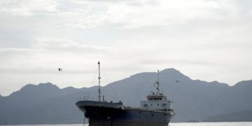 হরমুজ পাড়ি দিল ইরানের সুপার ট্যাংকার, পারস্য উপসাগরে প্রবেশ