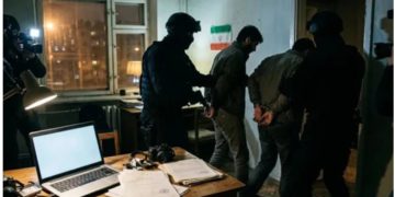 তথ্য পাচারের অভিযোগে ইরানে ৫০ জন গ্রেপ্তার