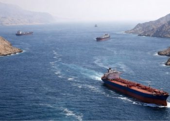 যুক্তরাষ্ট্রের অবরোধ কার্যক্রমের মধ্যেই হরমুজ প্রণালি দিয়ে চীনা ট্যাংকারের যাত্রা